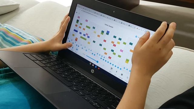 My 8years old son made this music by musiclab.chromeexperiments/ смотреть онлайн