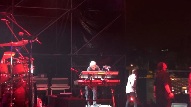 TOTO - HOME OF THE BRAVE 20.06.2013 смотреть онлайн