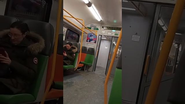 Спас пацана от контролёров-попрошаек смотреть онлайн