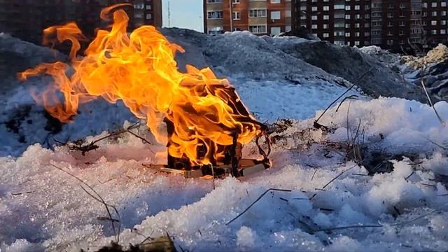 Сжигаем маленький деревянный дом!!! (не повторять!!!!!!) смотреть онлайн
