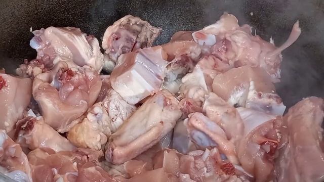 КУРИЦА В КЕФИРНОМ СОУСЕ. смотреть онлайн