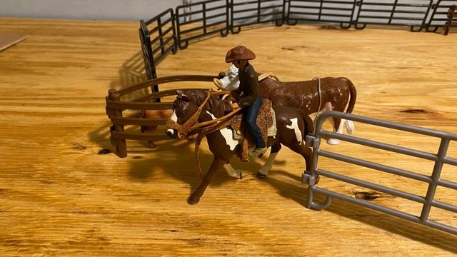 Kids Toy Rodeo roping a rank bull in the arena смотреть онлайн