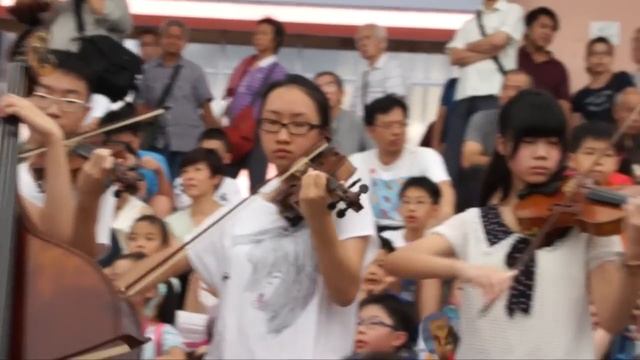 Flash Mob by Hong Kong Music Academy Orchestra and Opera Hong Kong Children Chorus "Canon in D" смотреть онлайн