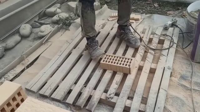 разрушается кирпич🤔😨 # ЗДЕЛАЕМ👷# смотреть онлайн