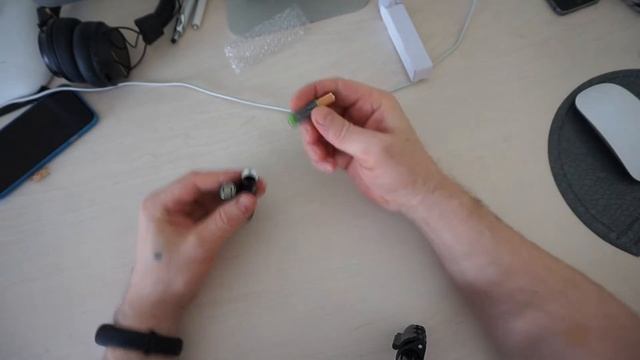 Бюджетный фонарик из Китая смотреть онлайн