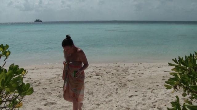 Meeru Island Resort and Spa (Maldives) смотреть онлайн