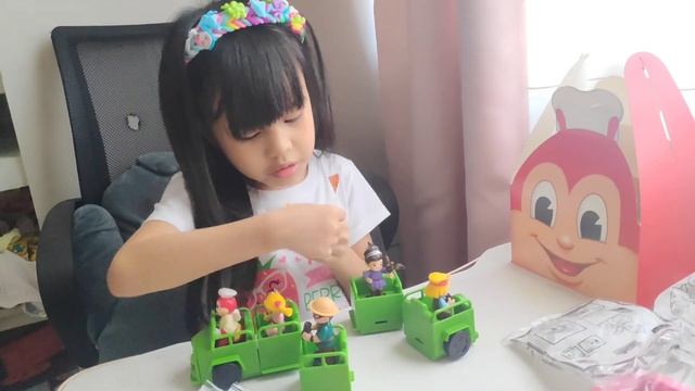 Unboxing jolly safari adventure toy | sofia simaurio смотреть онлайн