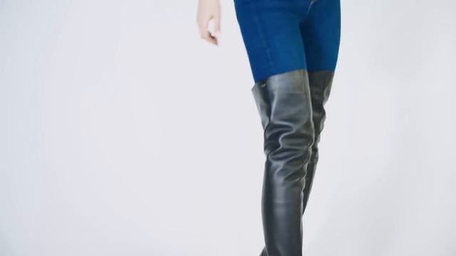 Mila wears Boots & Opera Gloves in our Studio *New Video* смотреть онлайн