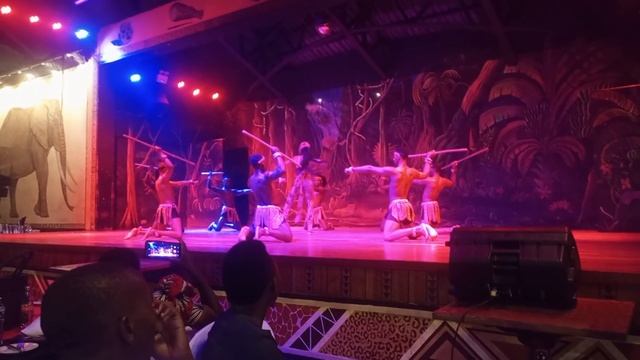 Safari Park Hotel Nairobi Dance смотреть онлайн