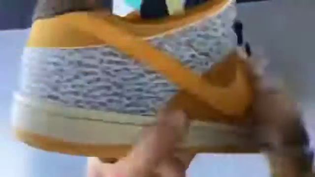 Nike SB Dunk Low Safari Unboxing смотреть онлайн