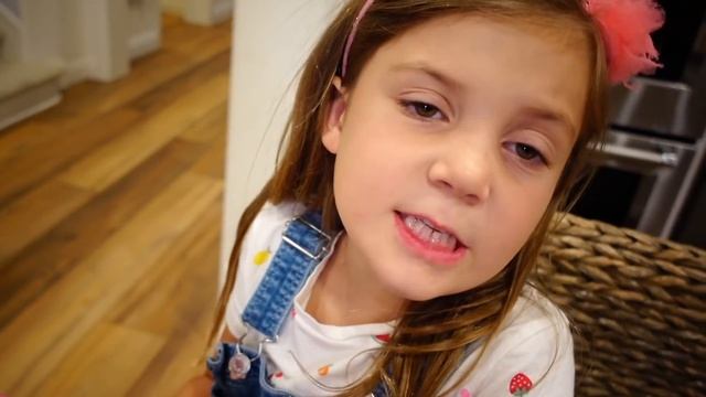Stella Learns to be Brave (Featuring Polly Pocket) смотреть онлайн