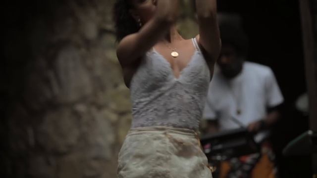 FKA Twigs - Hide