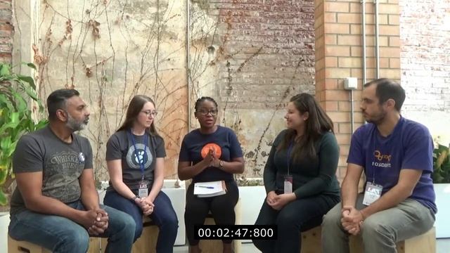 INTERVIEW WITH GNOME AND KDE ORGANIZERS BY SHOLA смотреть онлайн
