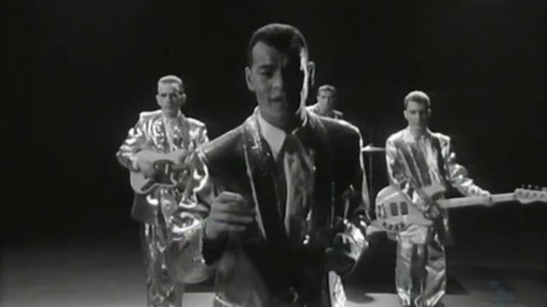 Fine Young Cannibals - Suspicious Minds [480p]