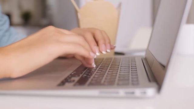 This Website will pay you Ghc200 Online through Mobile Money (Opera News Hub) смотреть онлайн