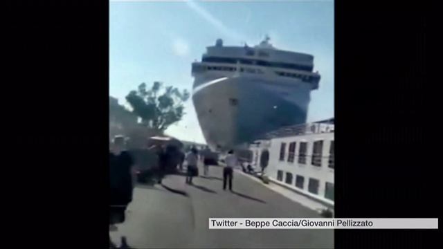 MSC Opera crashes into wharf & tourist boat (lucky escape) 1 (Italy) - BBC News - 2nd June 2019 смотреть онлайн