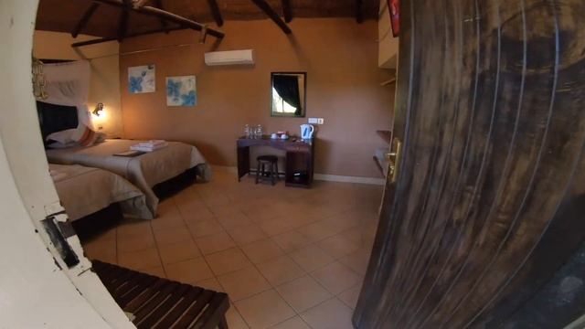 Island Safari Lodge смотреть онлайн