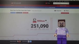 НУБ из МАЙНКРАФТ ПРЕВРАТИЛСЯ в ЦВЕТОК ! Как сделать фокус с бумажными цветками !