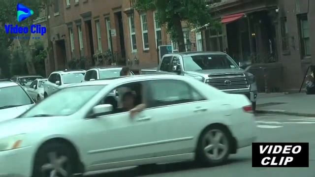 Irina Shayk Walking Lea en Nueva York después de romper con Bradley Cooper смотреть онлайн