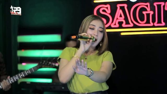 Shinta Arsinta - Kangen Kutho Batu | Dangdut (Official Music Video) смотреть онлайн