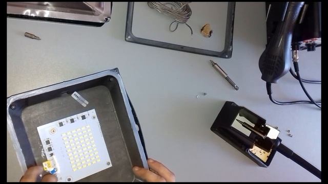 Ремонт светодиодного прожектора Онлайт ofl-50-4k-bl смотреть онлайн