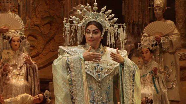 Turandot: “In questa reggia” смотреть онлайн