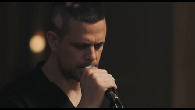 Lonely The Brave - Comfortably Numb (Live From The Glasshouse) смотреть онлайн