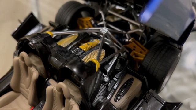 1/18 Unboxing AUTOart Pagani Huayra смотреть онлайн