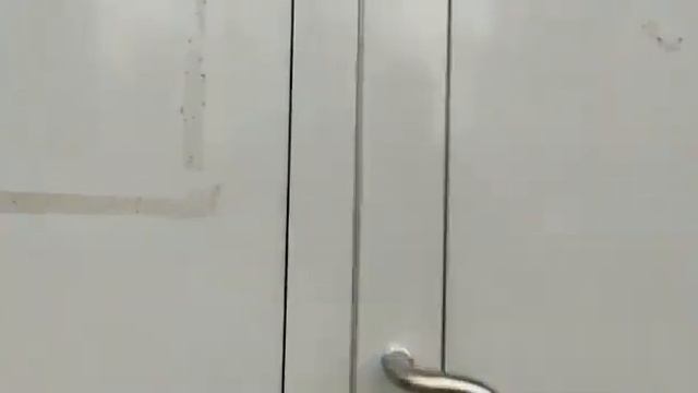 видео вход в помещение смотреть онлайн