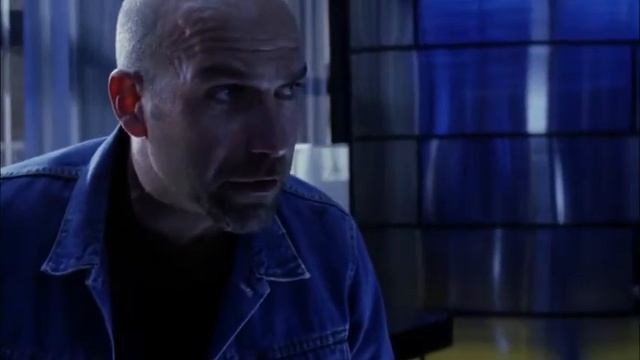 Smallville 2x12 - Jonathan, Clark, and Lex / Lionel's panic button смотреть онлайн