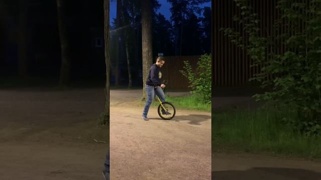 Пытаюсь оседлать уницикл без опоры #26 смотреть онлайн