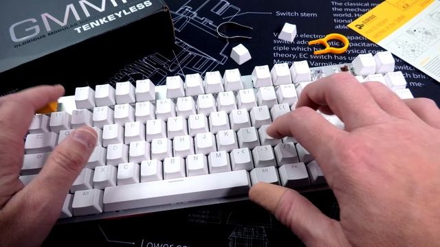 Glorious GMMK White Ice TKL Review, A SHOCKER! смотреть онлайн