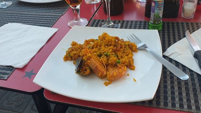 Традиционное испанское блюдо паэлья #olivella #испания #паэлья #paella #каталония #испанскаякухня