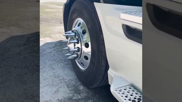 International Prostar gets new chrome смотреть онлайн