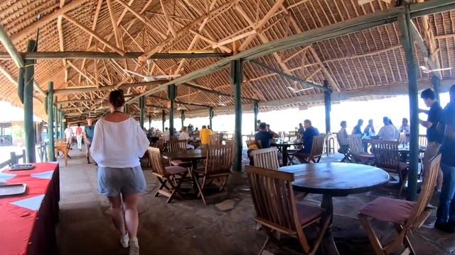 Jak wygląda safari w Kenii? Park Narodowy Tsavo East. Hotel z widokiem na dzikie zwierzęta #safari смотреть онлайн