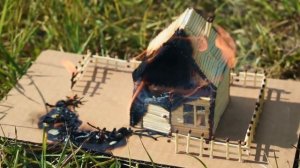 ДОМ НУБИКА ИЗ МАЙНКРАФТ СОЖГЛИ! СПИЧЕЧНЫЙ ДОМИК ПОДОЖГЛИ ЛУПОЙ в реальной жизни!