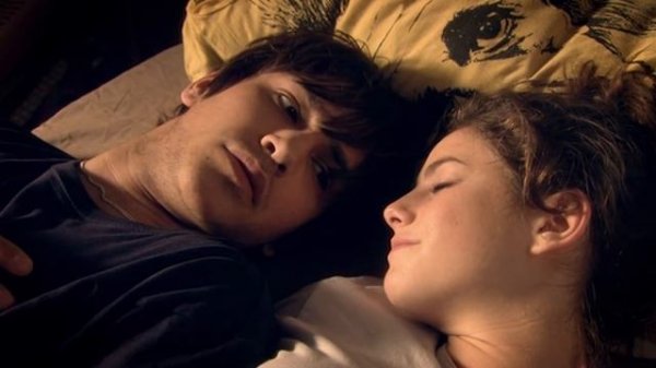 Effy Returns To Freddie After Her Treatment - Skins