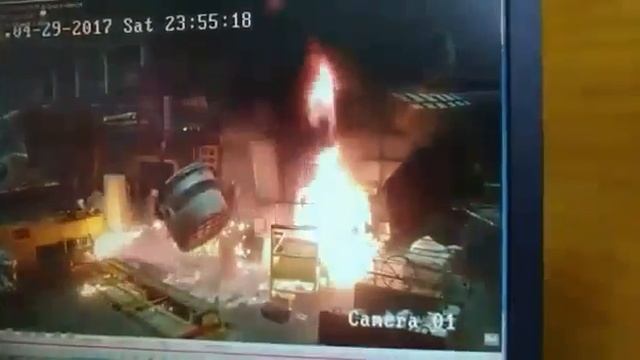 Smelter accident - brave operator смотреть онлайн