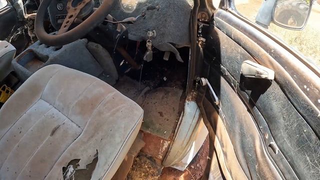 Bush Wrecks, HQ sedan, V8 Custom Bedford van, XB panelvan, XM wagon, V8 Daimler, v8 Valiant, dodges смотреть онлайн