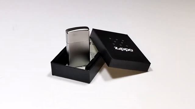 ZIPPO UPALJAČ - SLIM SATIN CHROME смотреть онлайн