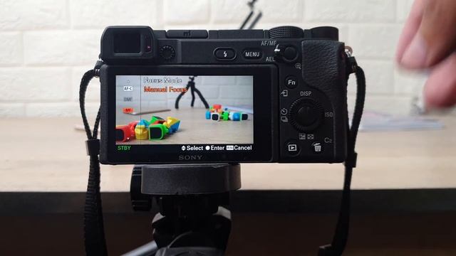 How to Enable & Use Manual Focus on Sony a6400 | How to Use Manual Focus on Sony a6400 смотреть онлайн
