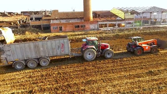 NEW HOLLAND M160 & ALPEGO Craker + CASE IH CVX190 & FLIEGL Gigant Spreader | Stuck in the ground | смотреть онлайн
