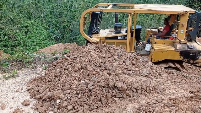 Proven Very Brave Bulldozer Operator D6R XL Working on the Edge of the Cliff. Vol.4 смотреть онлайн