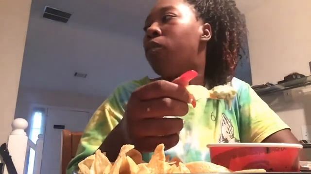 Apple Bees Mukbang l 15 Fun Facts about Muvah смотреть онлайн