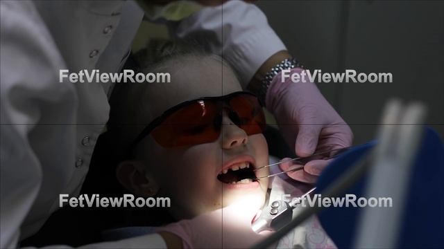 Brave little girl on the reception at the dentist смотреть онлайн