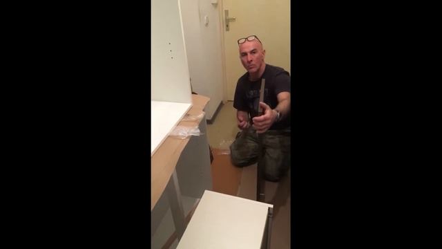 СБОРКА КУХНИ РАБОТА смотреть онлайн
