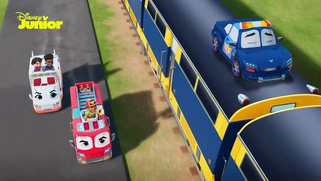 Firebuds, Premiers Secours - Moment Magique : Une Voiture Dans L'arbre