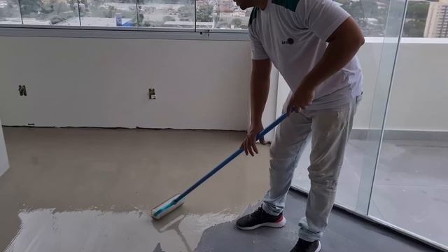PISO PERFEITO COM CIMENTO AUTONIVELANTE GASTANDO POUCO SEM QUEBRAR NADA смотреть онлайн