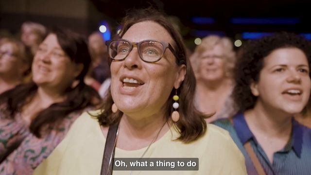 Pub Choir sings 'Yellow' (Coldplay) смотреть онлайн
