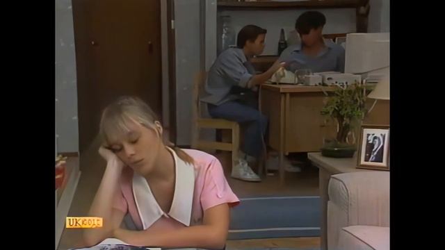 Neighbours - Josh and Todd play the classic Commodore 64 game 'Mash the Potato' смотреть онлайн